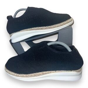 Kelsi Dagger Brooklyn Central Slip-on Sneakers Black / White Women's 6.5